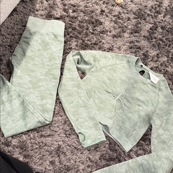 Gymshark Sage Green Activewear Top - Picture 1 of 6